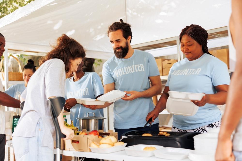 volunteer food drive